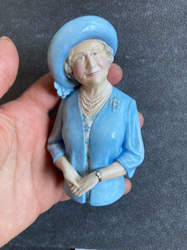 Bronté porcelain queen mother - porcelain,